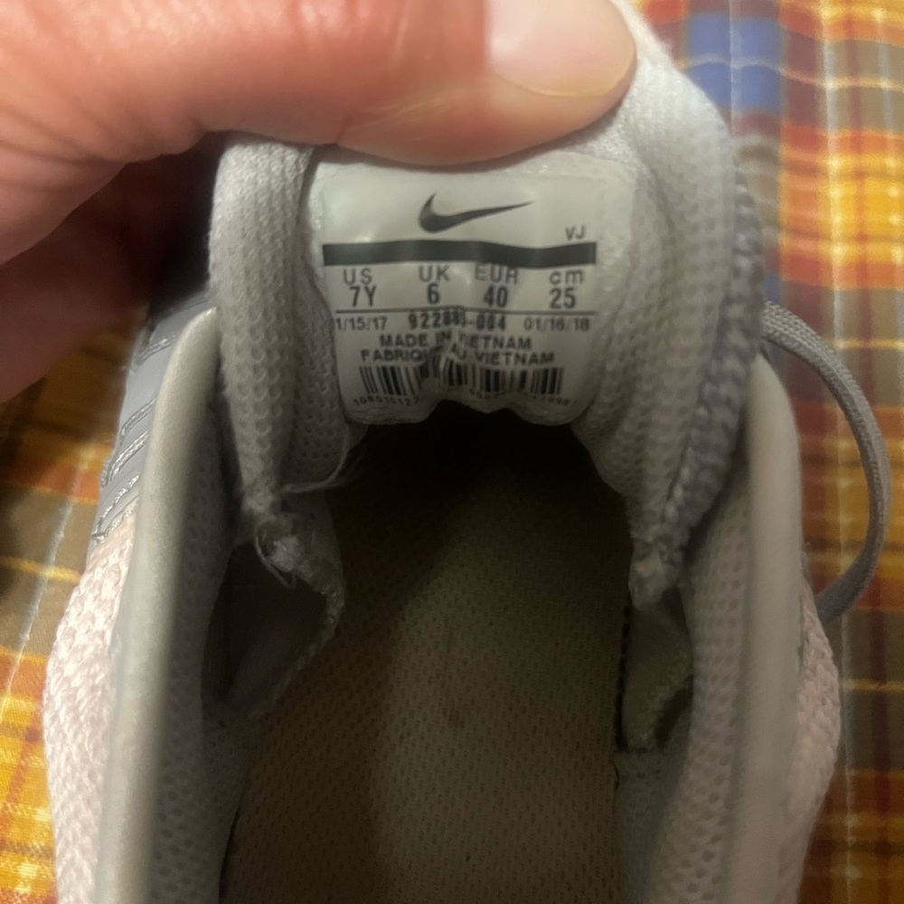 JBH* Trade* Nike Light Pink and Grey Air Max Sequent 3 - Picture 11 of 11